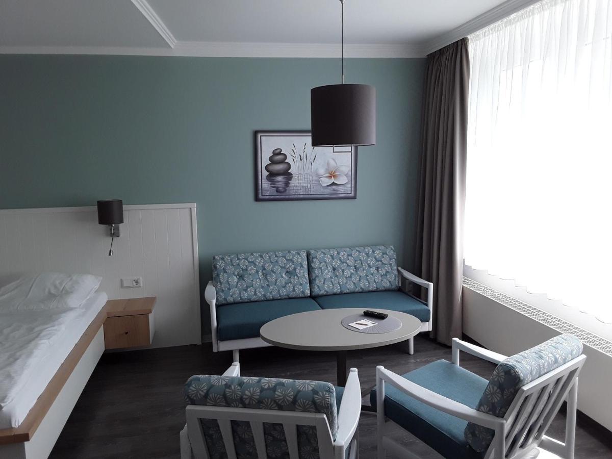 Mingers Hotel Neuharlingersiel Eksteriør billede