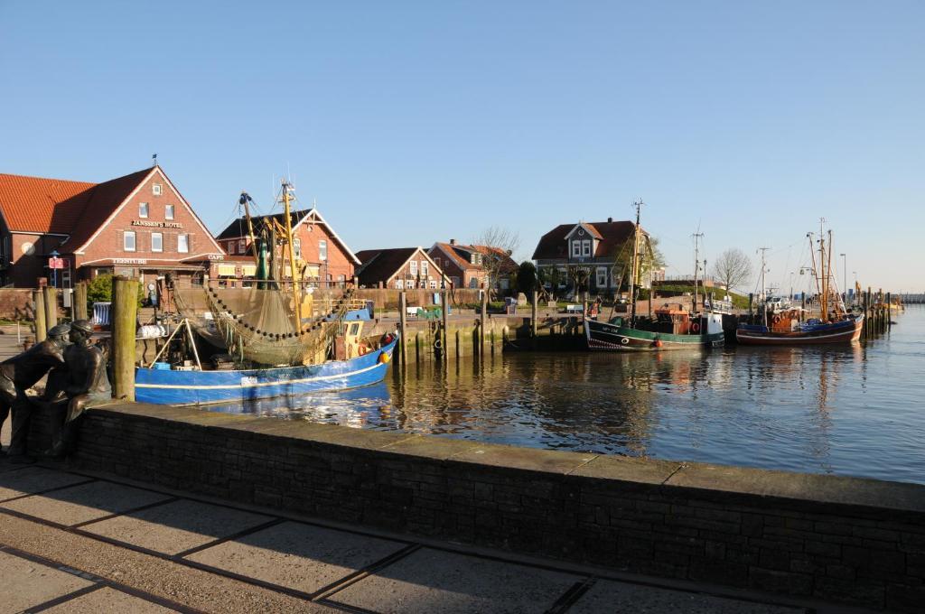 Mingers Hotel Neuharlingersiel Eksteriør billede